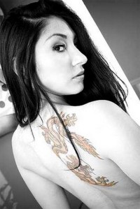 feminina dragon tattoo girl